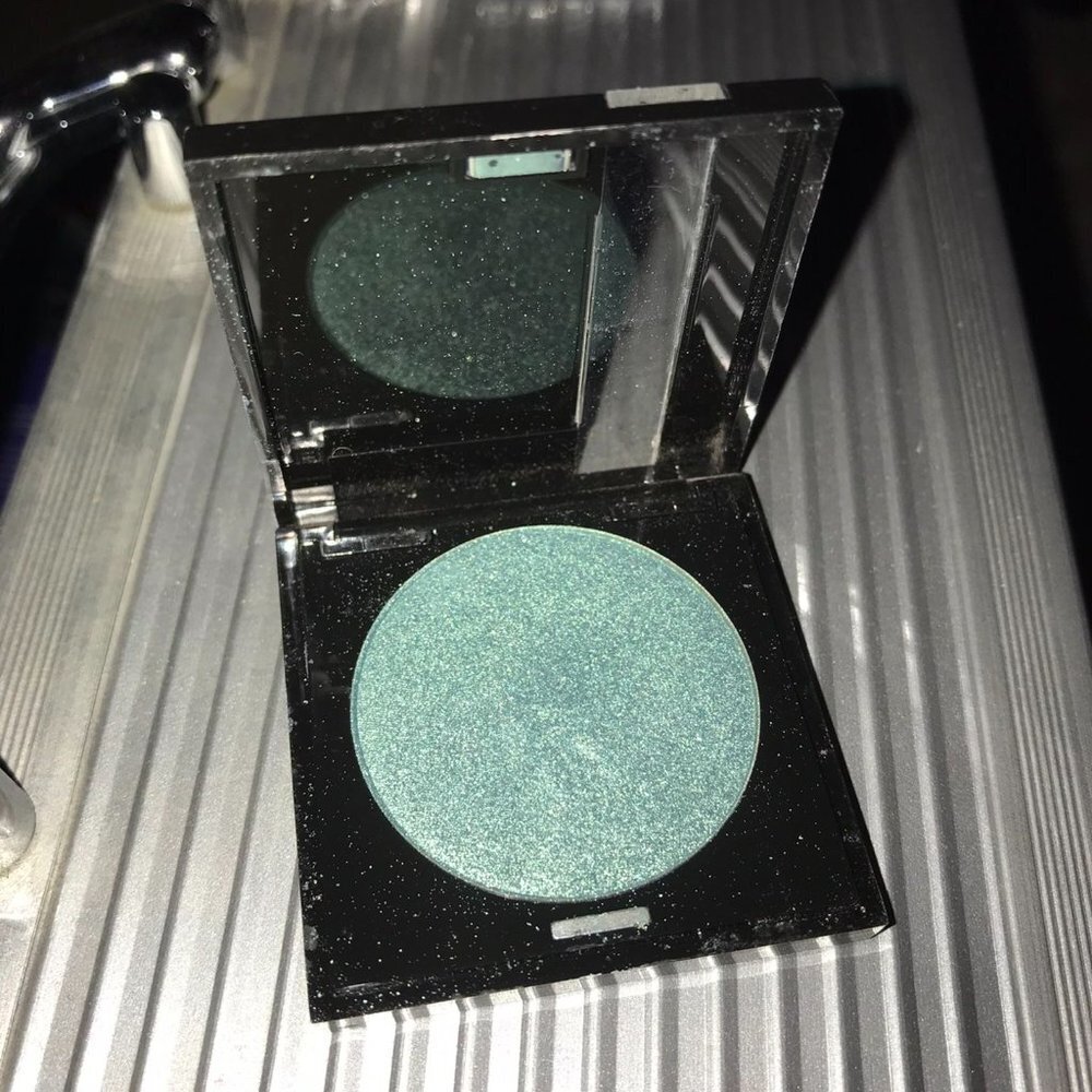 BUNDLE Three makeup forever eyeshadows BUNDLE - Picture 2 of 6